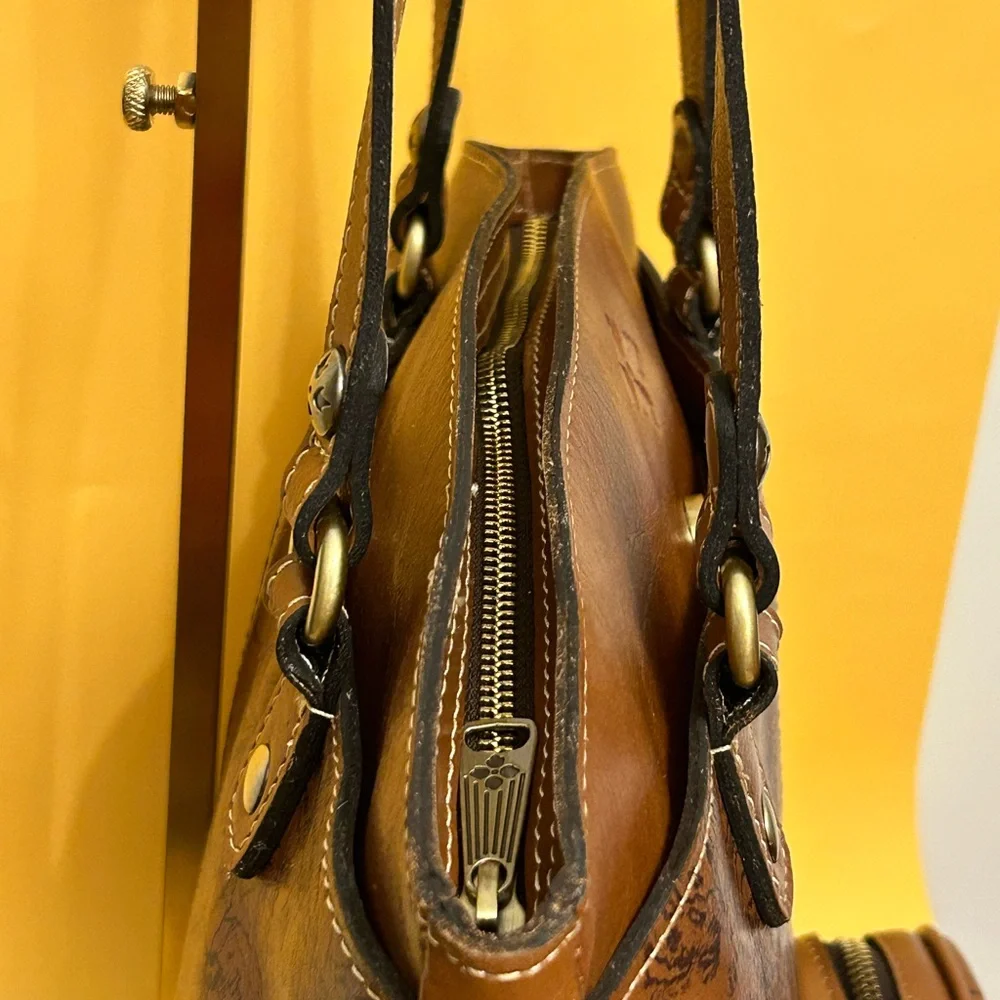 Patricia Nash 2fer Signature Map Print Leather Tote w/Pouch Approx. 15 x 11 x3.5 - Picture 7 of 17